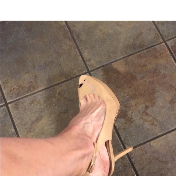 Jimmy Choo Nova Tan Slingback shoes - Picture 8 of 8